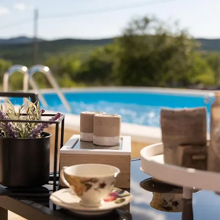 Serene Retreat With Pool
